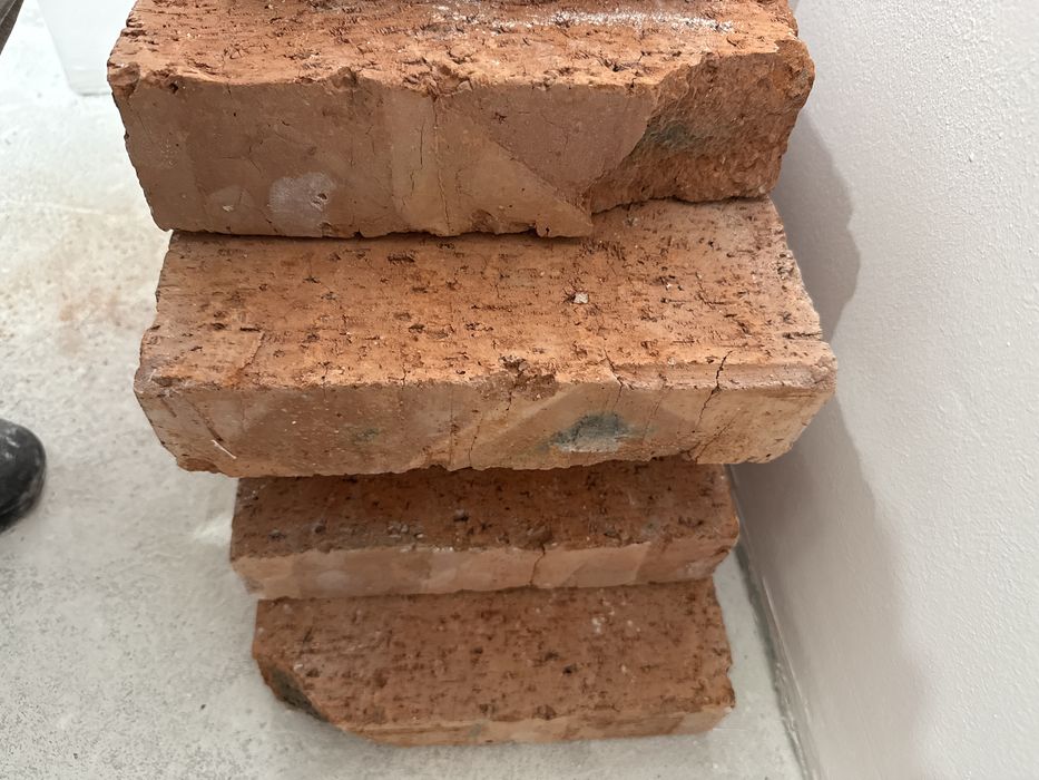 Продам кирпичи красные