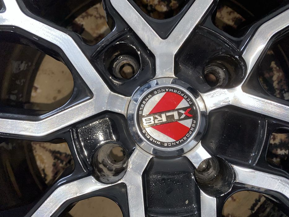 в прлдаже комплект шин michelin и дисков xlr8 в отличнои состоянии