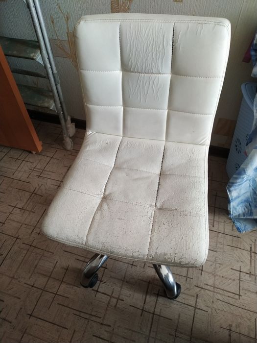 Стул крутящийся.  .б/у.