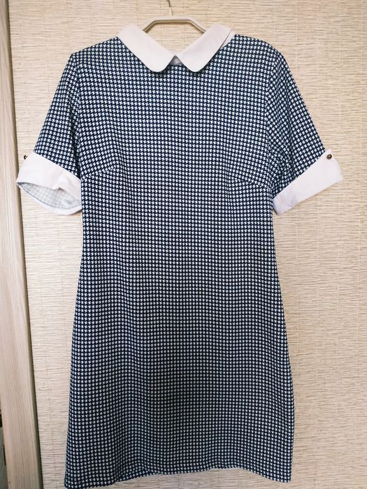 Продам женские платья