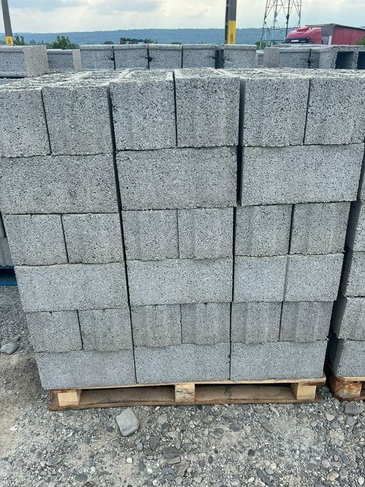 Boltari zidărie și fundatie