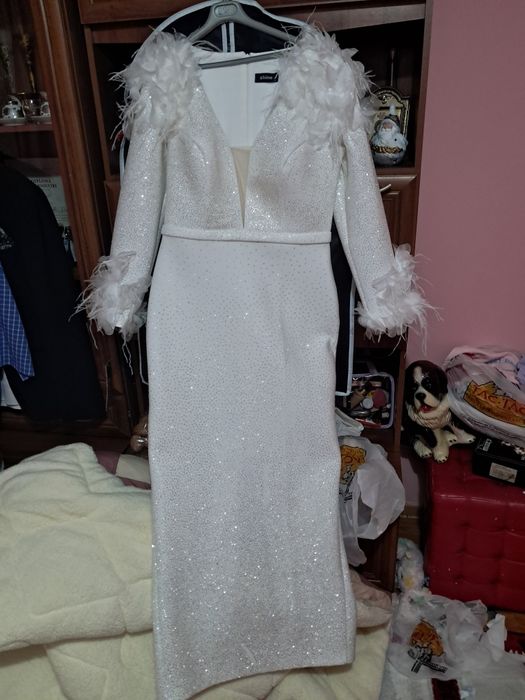 Vând rochii elegante de seara