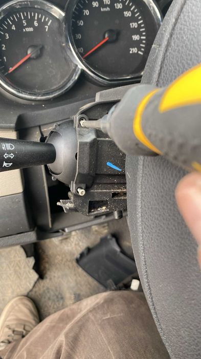 Montaj-Reparatie Bloc lumini semnalizare Dacia Logan-Sandero-Lodgy