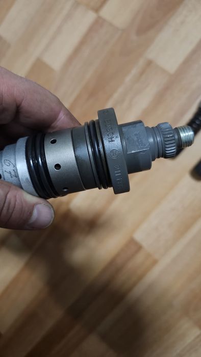 Vând injectoare motor Deutz Bf4m1013EC