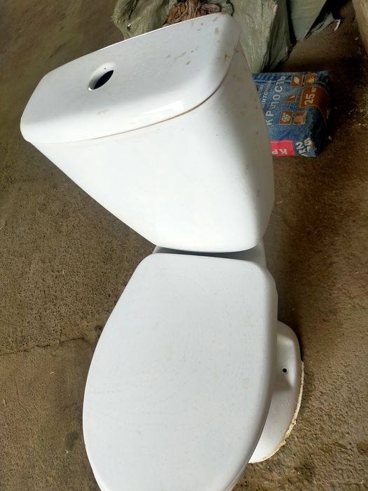 Продам унитаз,хорошем состоянии