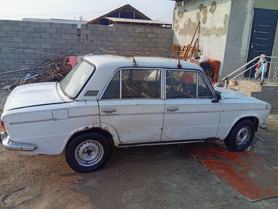 Vaz 21 03  sotiladi