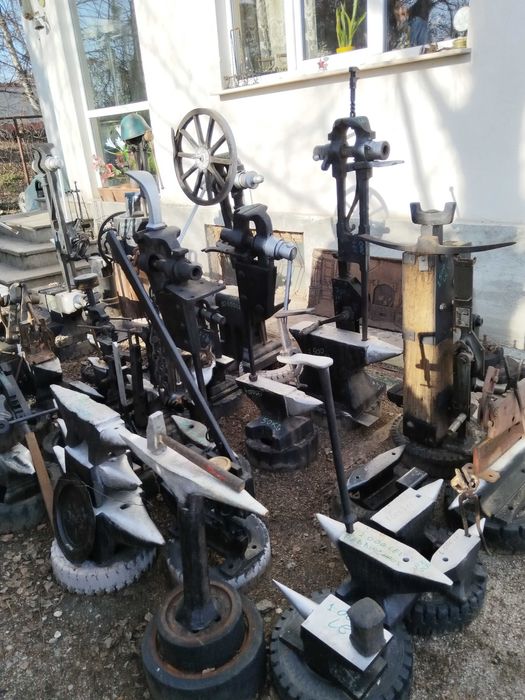 Colectie de nicovale menghini și alte scule