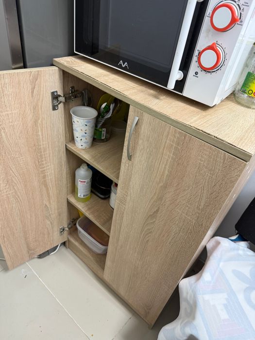 Продам тумбу с полками