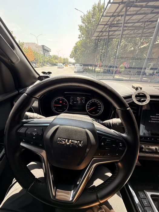 Срочно D max isuzu 3.0 td