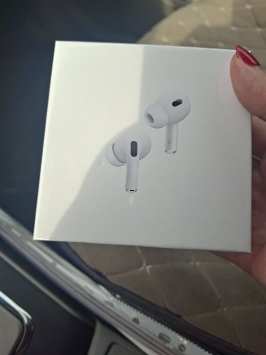 Наушники и часы apple