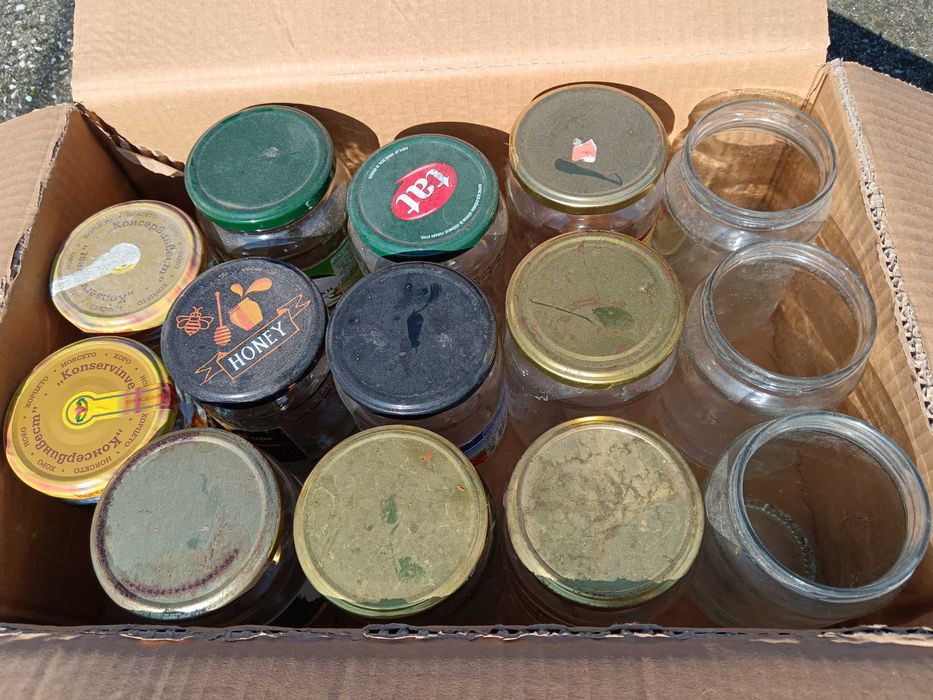 Буркани с винт, различни размери, над 100 бр.