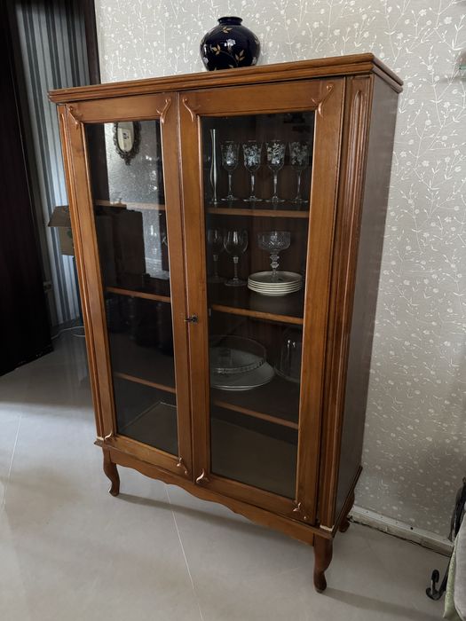 Шкаф для посуды или книг