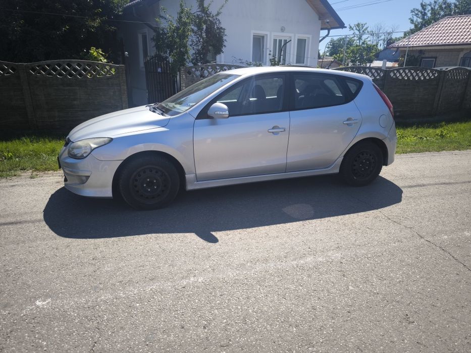 HYUNDAI i30 2011 — imagine 2