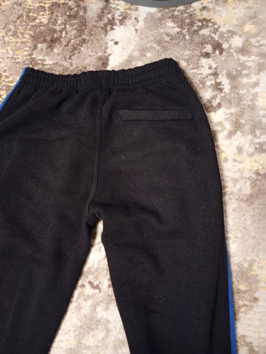 Pantaloni lungi Nike mărime M bărbat cu buzunare