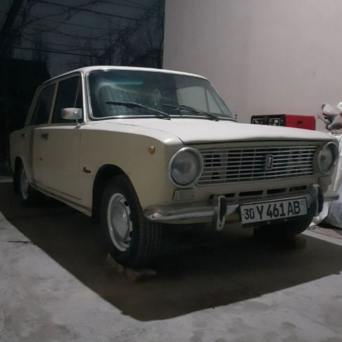 Jiguli 2101   rangi qaymoq 1978 yil