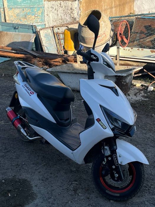 Продается м8 про