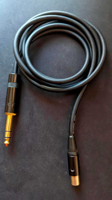 Продавам кабел за слушалки Van Damme