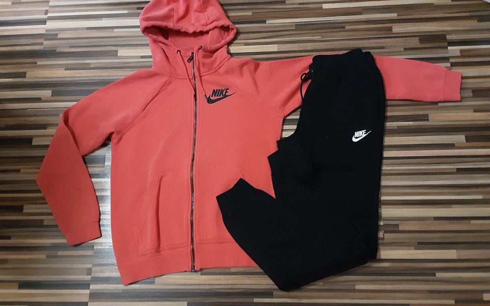 (XS) NIKE оригинални екипи(109лв) Myprotein GYMSHARK сет (20лв)