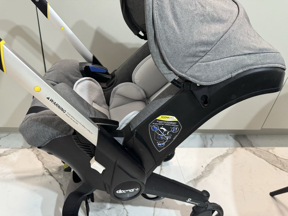 Продам коляску Doona