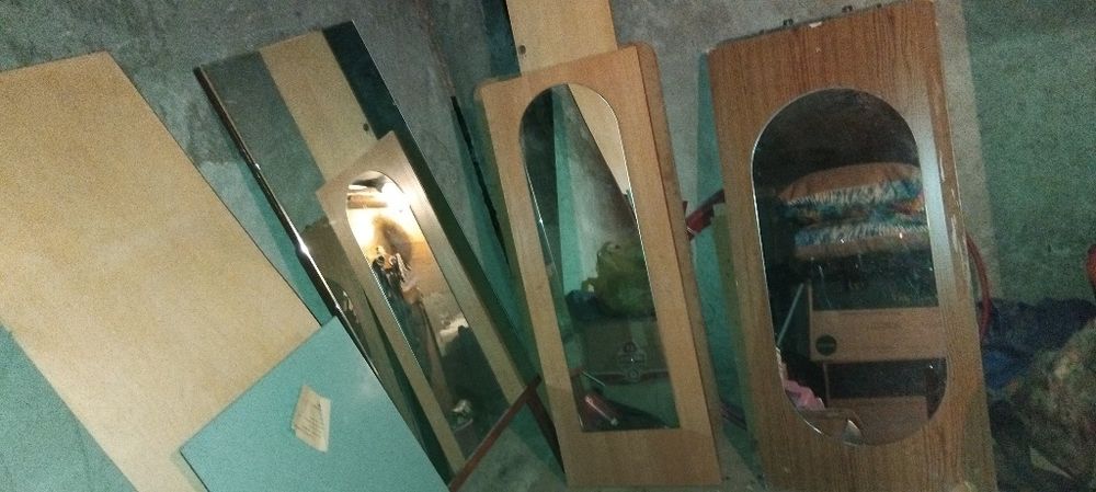 Айна зеркало размері әр түрлі.