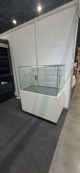 Холодильник витрина