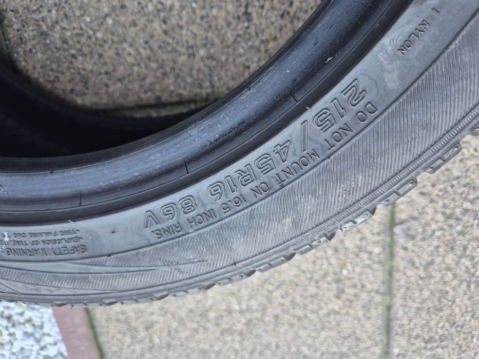 Vând cauciucuri 215/45/16 M+S 2buc imp Germania