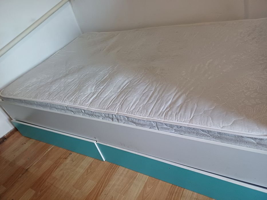 Детская кровать с матрасом