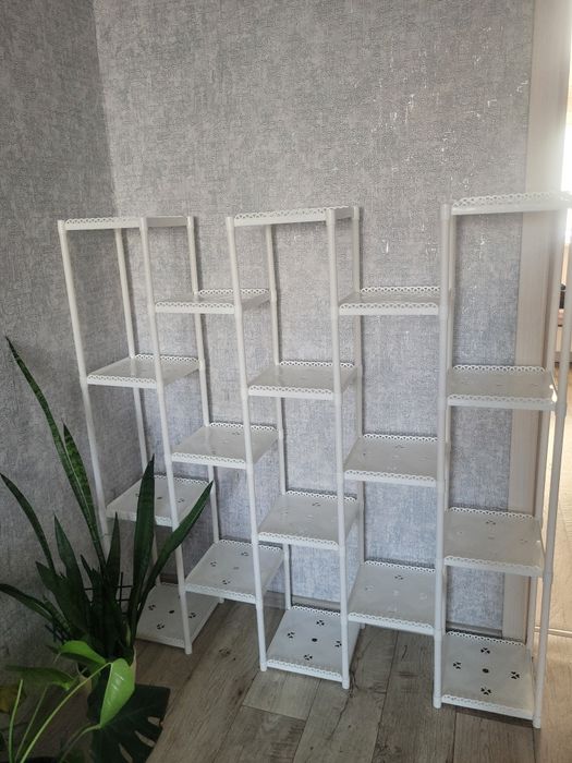 Продаю полку для цветов