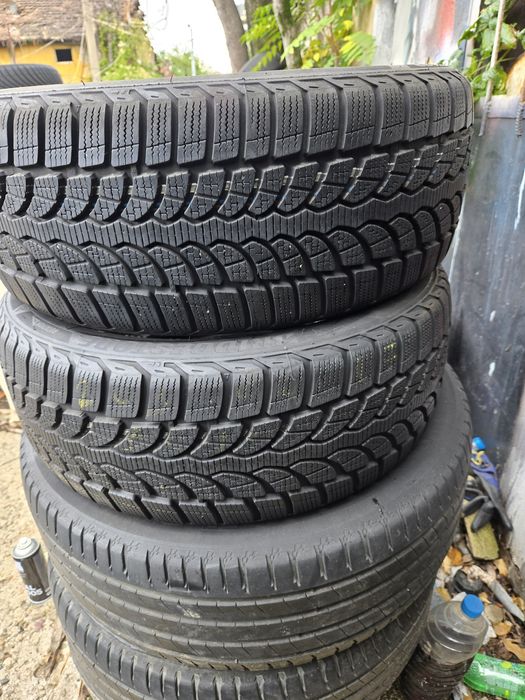2бр. 205 50 17 Bridgstone зимни.