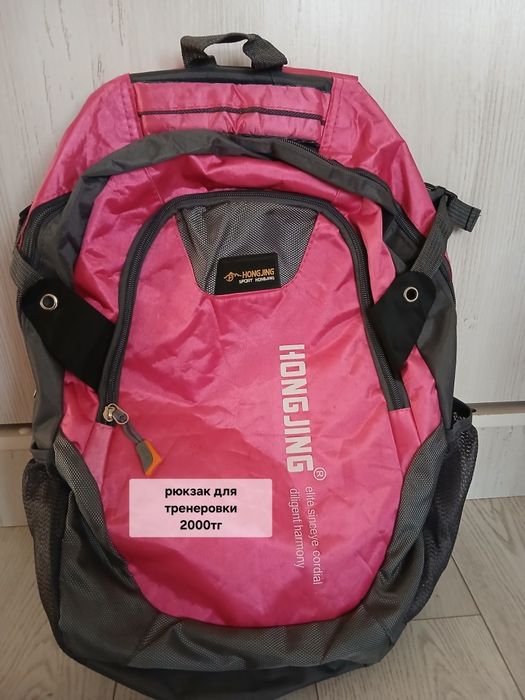 Продам платья красивые