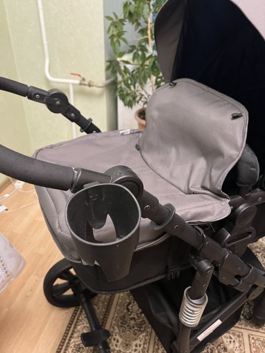 Продам детскую коляску