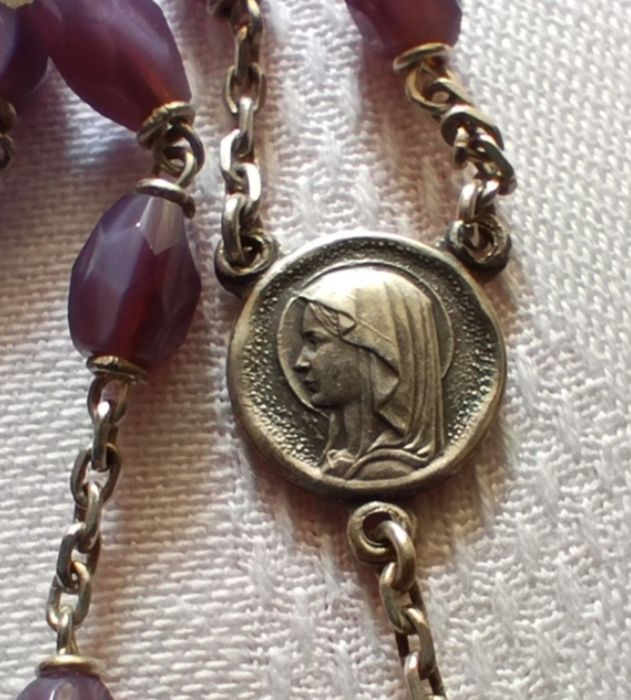 Розарий. Антична, Уникална молитвена броеница - колие