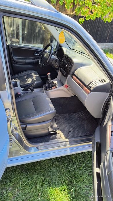 Suzuki grand vitara 2005 vând sau schimb cu ATV