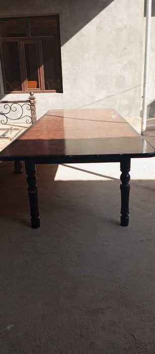 Стол сотилади. Продам стол