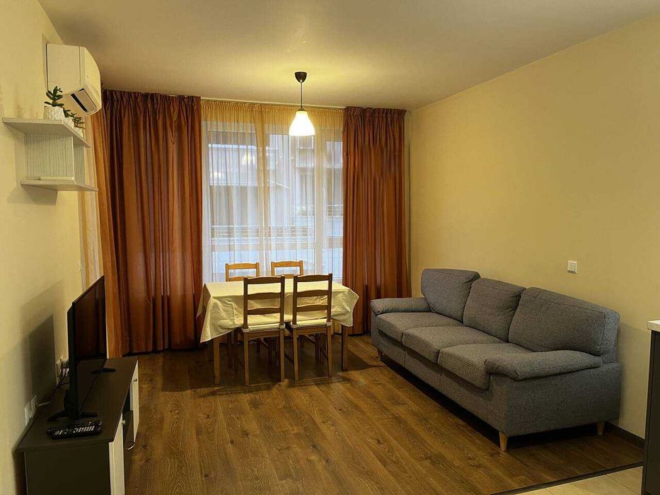 Двустаен апартамент в к-с Лазур. Интернет и кабелна!