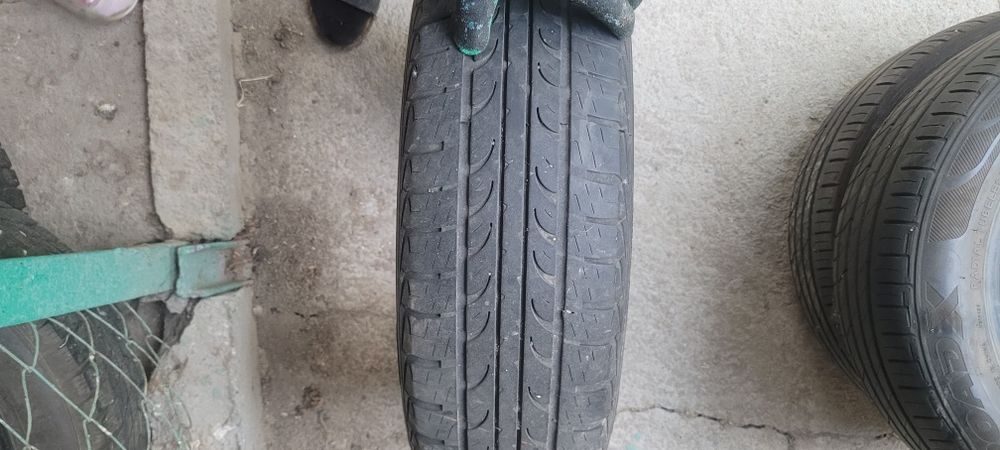 Продаются 2 покрышки на 15