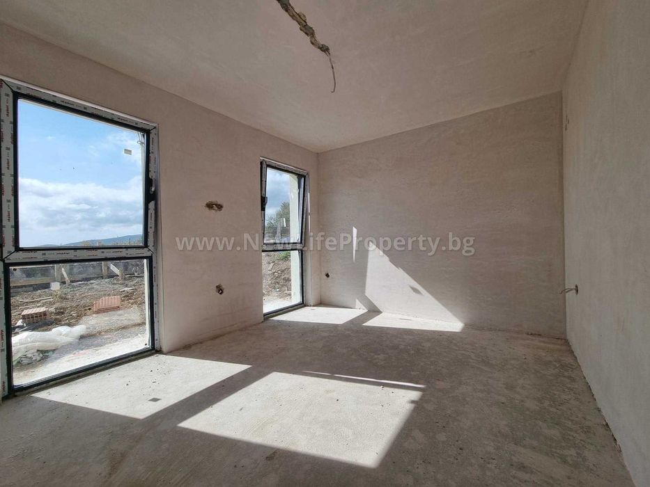 Модерна вила с панорамна гледка към морето и планината в с. Баня