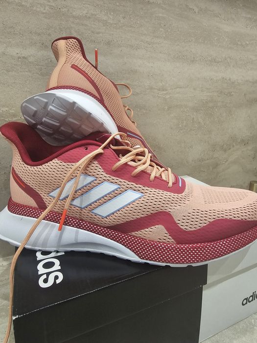 Чисто нови маратонки Adidas Nova Run X