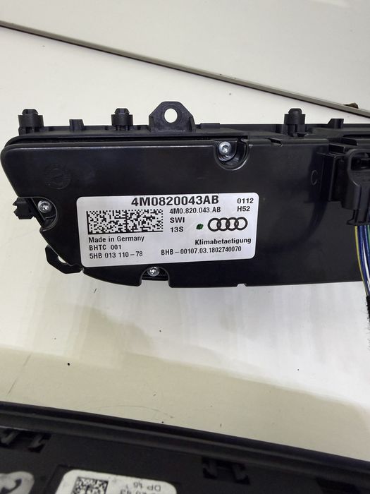 Преден панел климатроник Audi Q7 4M 4M0919158D Заден панел климатроник Audi Q7 4M 4M0820043AB