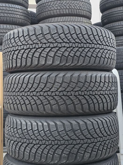 4 Броя 205/50/17 Kumho 2x9,5mm 2x7,5mm