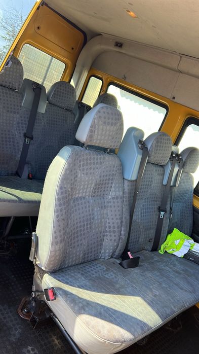 Ford transit 2011 8+1      9 locuri