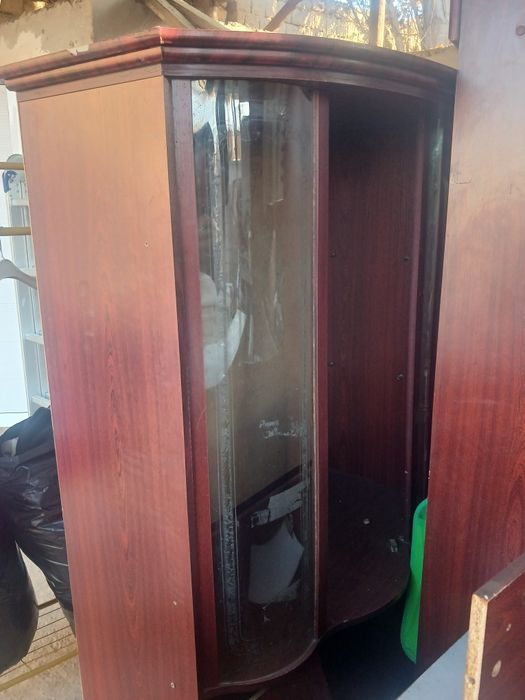 Mebel sotiladi srochna