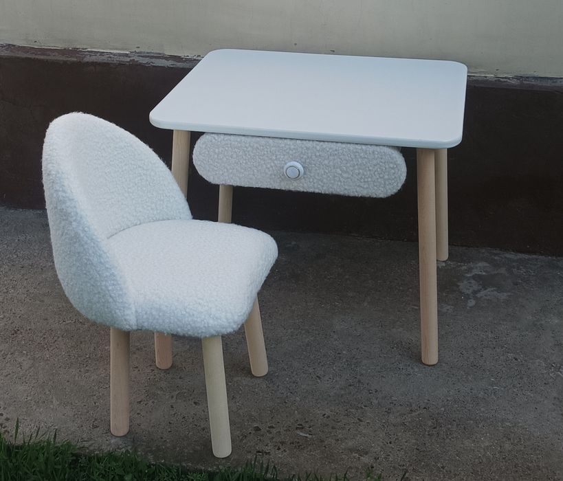 Детские столы и стулья