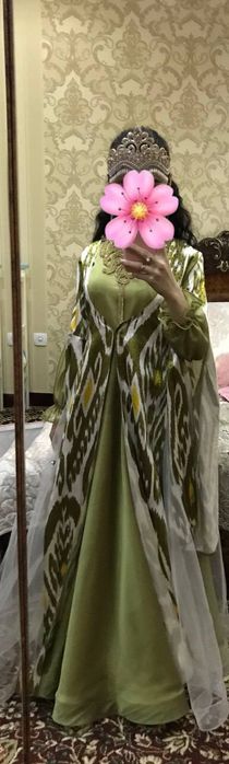 Национальный женская одежда