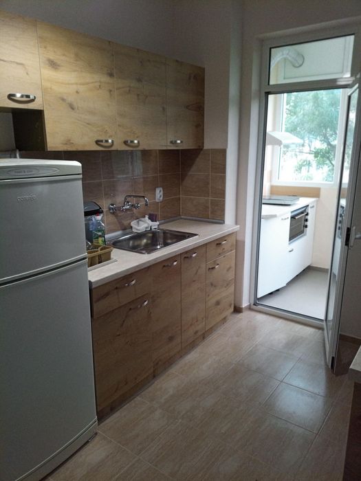 Дава се под наем Тристаен апартамент в Пловдив, Христо Смирненски - 95 кв.м за 510 € - Снимка #1