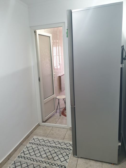 Închiriez apartament