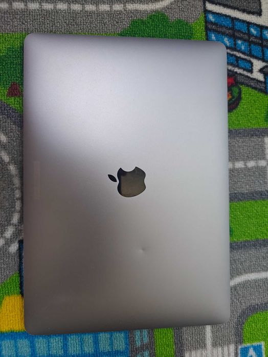 MacBook Air 13, model A2337, 2020 / codat / 8gb cu 500 ssd
