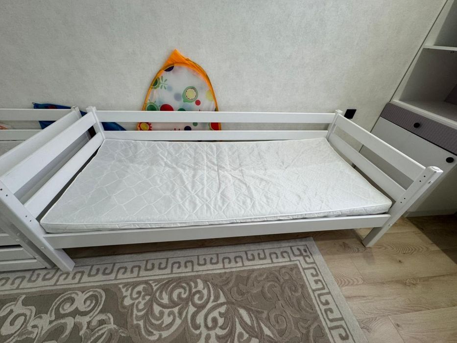 Подростковые кровати из массива дерева