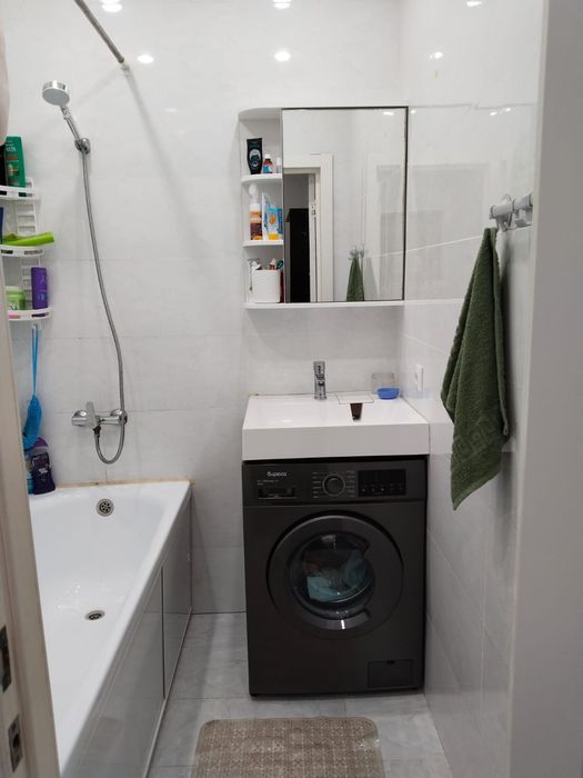 Продам   2 х комнтный квартиру