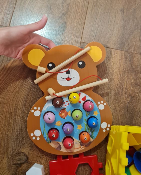 Дървена играчка с магнитни рибки